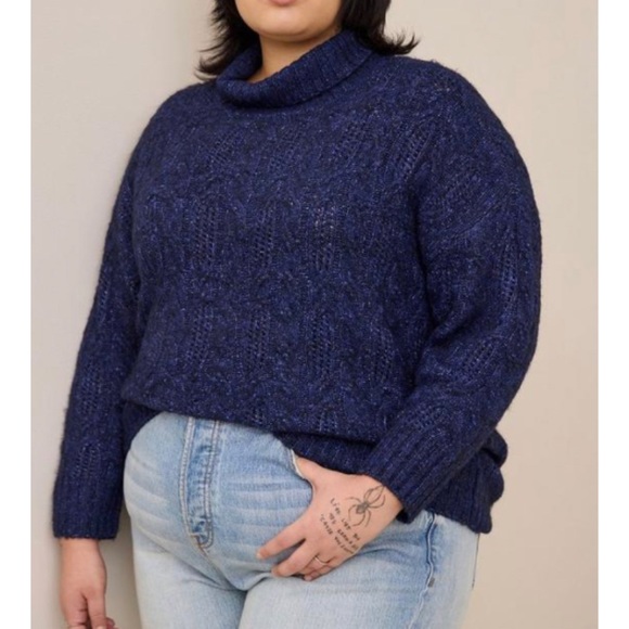 torrid Sweaters - 🆕 Vegan Cashmere Pullover Turtle Neck Sweater
2 2X 18 20 NWT Torrid New!